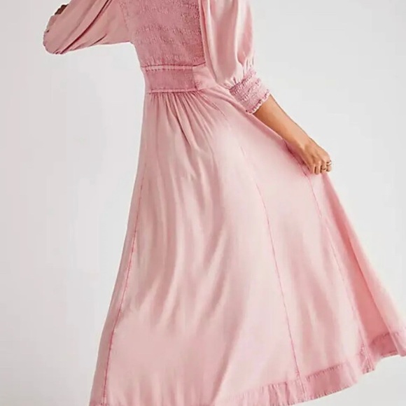 NEW FREE PEOPLE PINK STRING OF HEARTS SMOCKED V-NECK BUTTON DOWN MAXI DRESS - Picture 4 of 7